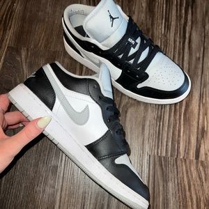 Black white & grey Jordan 1 Lows! Women’s 7.5